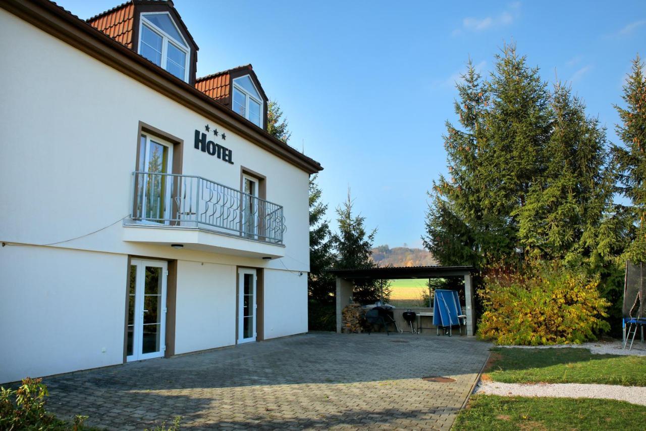 Hotel Brada Jičín Exterior foto